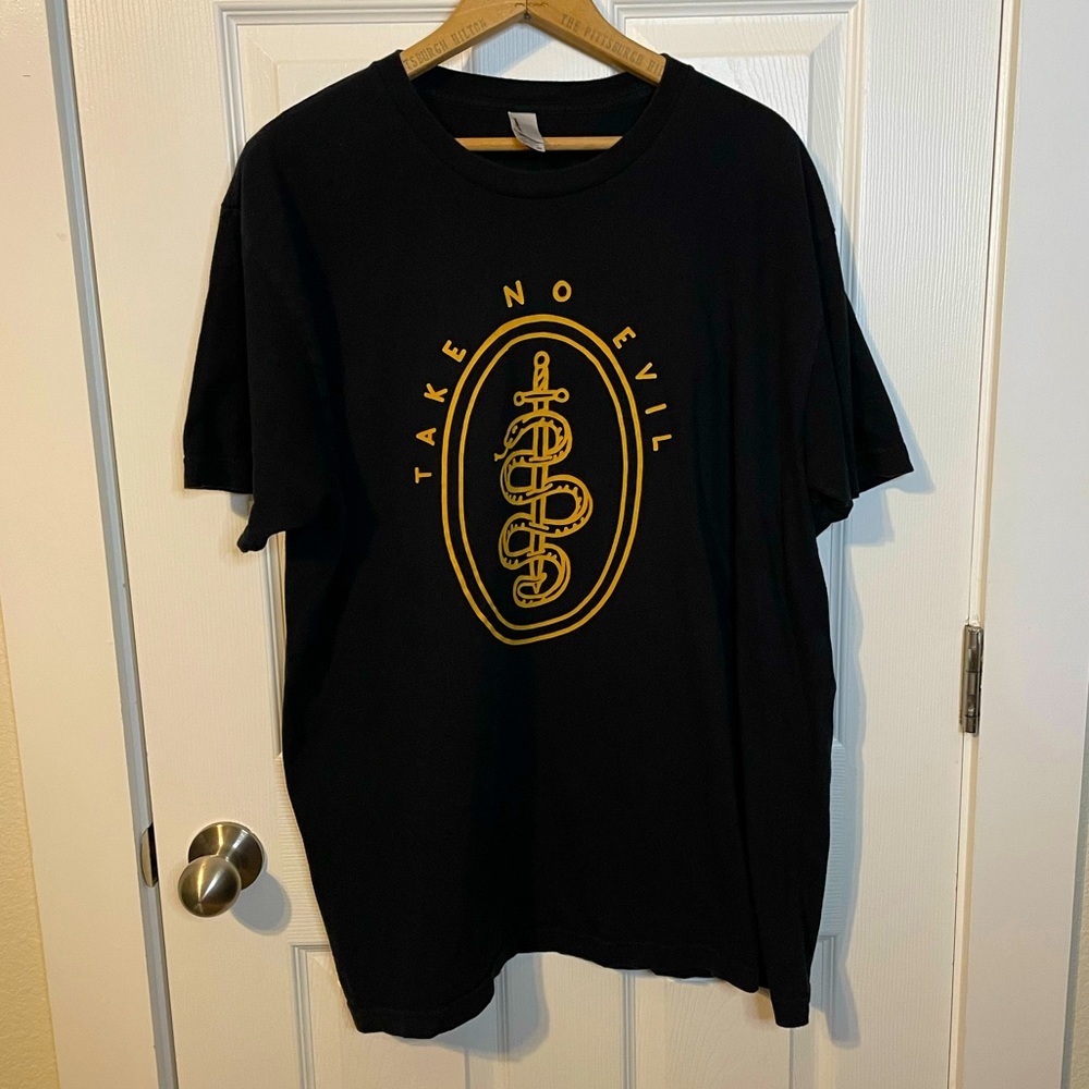 Reload Love “Take No Evil” black tee w/ yellow snake & sword graphic sz XL